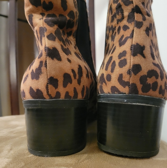 Cheetah print booties size 11M - Picture 5 of 9